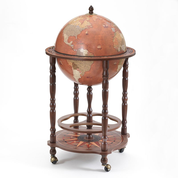 Avec ses couleurs neutres et son design intemporel, le globe Petra Zoffoli s'intègre avec raffinement dans tous les styles.
