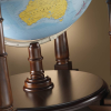 Globe terrestre Zoffoli pour salon haut de gamme et décoration élégante