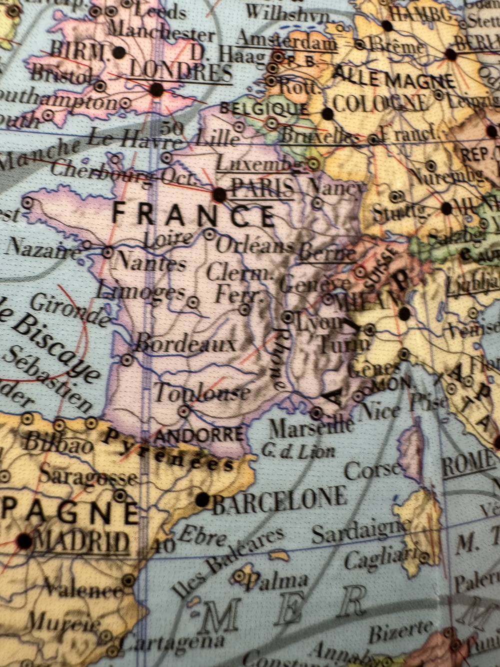 Détail de la cartographie de la France du globe Columbus Duo Ø34 cm et de sa finition brillante