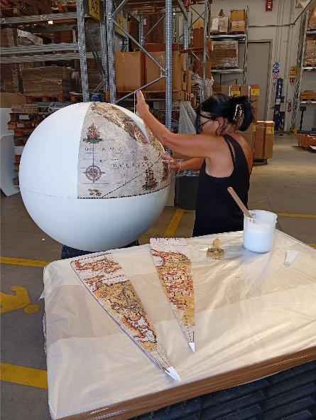 Fabrication du globe Zoffoli Colosso 100 cm et pose manuelle de la cartographie